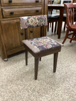 RETRO TAPESTRY COVERED CHAIR