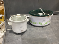 BOX W/ LARGE SLOW COOKER + SMALL SLOW COOKER