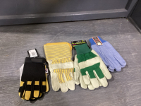 BOX OF WORK GLOVES