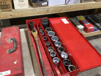 RED TOOL BOX W/ PROTO SOCKET SET - SAE