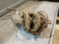 HAND WINCH - 2500LB