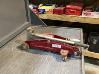 2 TON FLOOR JACK W/ HANDLE