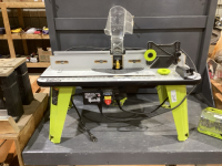 RYOBI ROUTER TABLE W/ROUTER, BITS