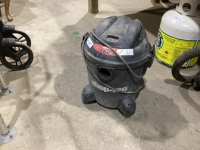 SHOP VAC SHOP VACUUM 4 GALLON WITH HOSE