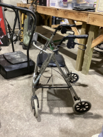 FREE SPIRIT 2 WALKER W/ SEAT