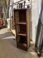 WICKER/WOOD SHELF UNIT