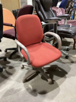 SHORT OFFICE CHAIR