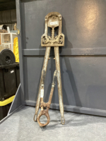 VINTAGE DEHORNER AND CASTRATOR