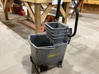 "WHITE" PROFESSIONAL MOP BUCKET W/ WRINGER