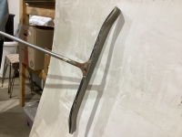 CURVED SQUEEGEE