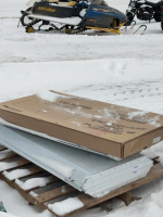 Pallet of fluorescent light balist