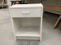 SMALL WHITE SIDE TABLE W/ ONE DRAWER
