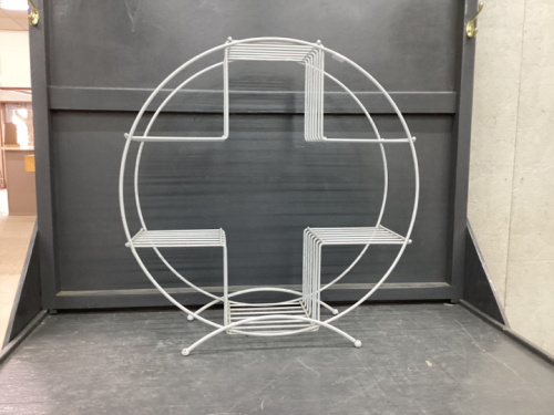 WHITE WIRE PLANT/KNICK KNACK STAND