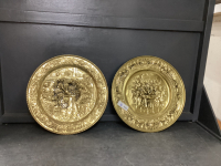 (2) BRASS VINTAGE WALL DECOR PLATES