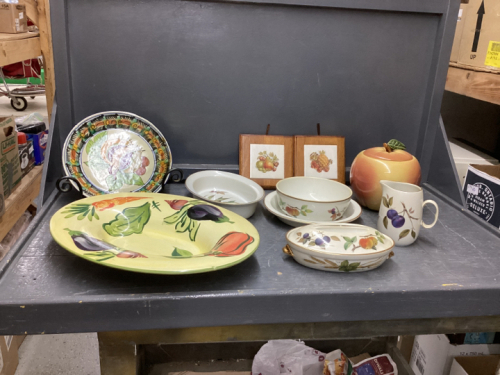 BOX W/ MISC STONEWARE DISHES, MCCOY COOKIE JAR - FRUIT DESIGNS