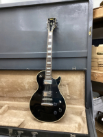 SAGA ELECTRIC GUITAR IN CASE