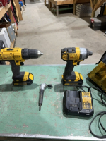 DeWalt cordless drill and cordless hammer drill 20 V lithium batteries