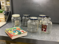 VINTAGE JARS & ANTIQUE PRICE GUIDE BOOK