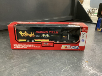 DIE CAST RACING TEAM TRANSPORTER - NASCAR 1993. BOJANGLES