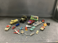 BOX OF MISC VINTAGE CARS/TRUCKS/MILITARY JEEP, NAPA CAR
