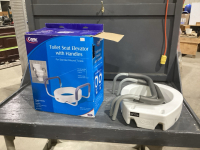 ELEVATED TOILET SEAT WITH HANDLES